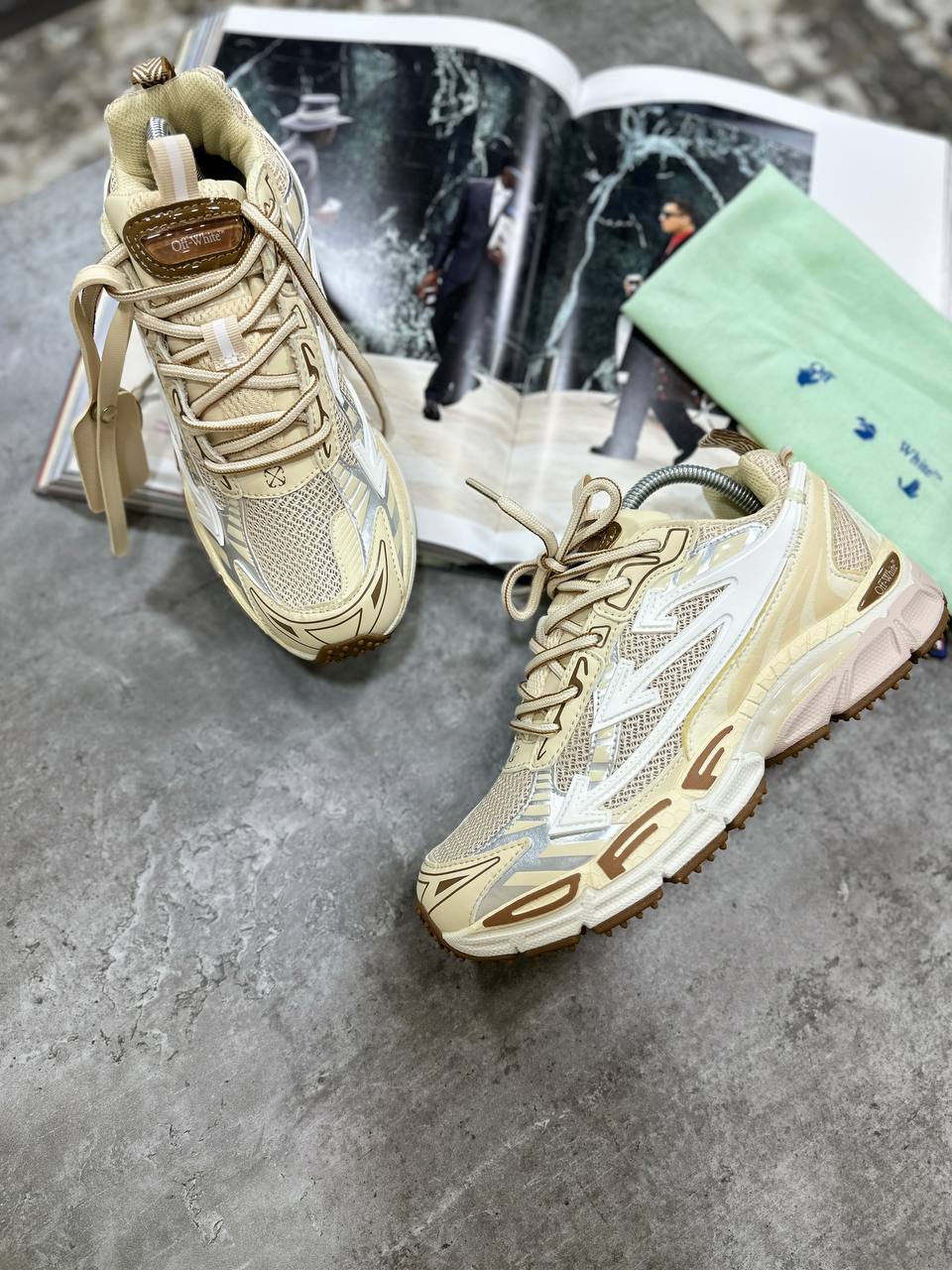 OFF WHITE TRAINERS