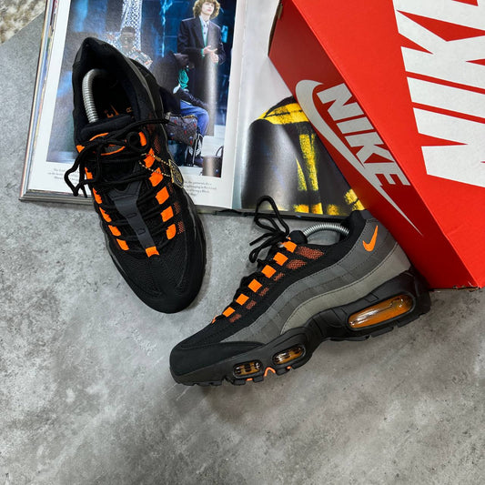 NIKE 95`S ORANGE SHOES